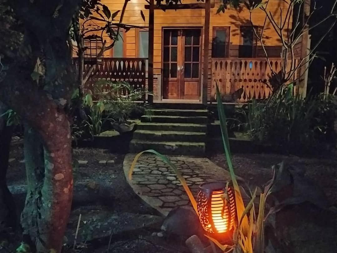 Bata Merah Homestay 바뉴왕기 외부 사진